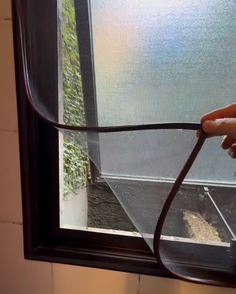 mosquitera-magnetica-en-una-ventana