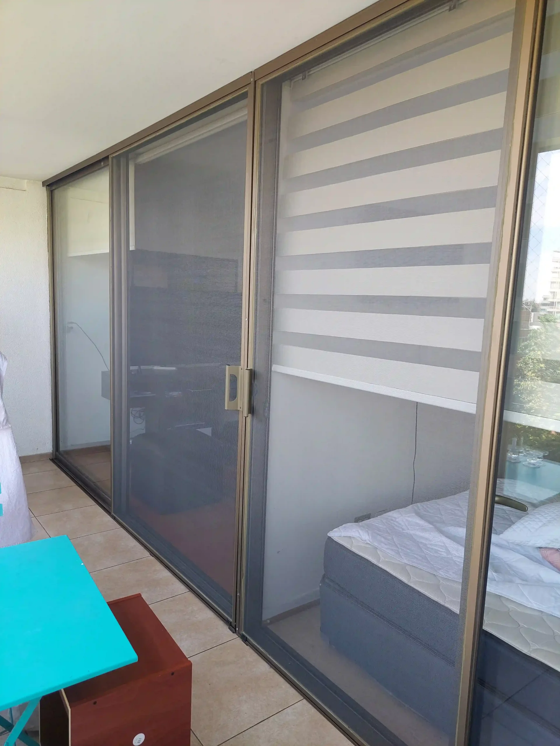 mosquitera-instadada-en-ventanal